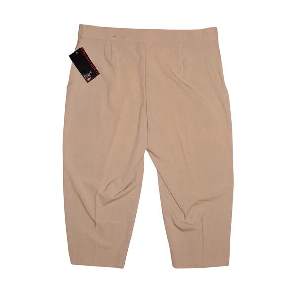 AVENUE NEW $50 Beige Pull-On Capri Pants Button‎ Hem Stretch Waistband Size 16 - Picture 2 of 3